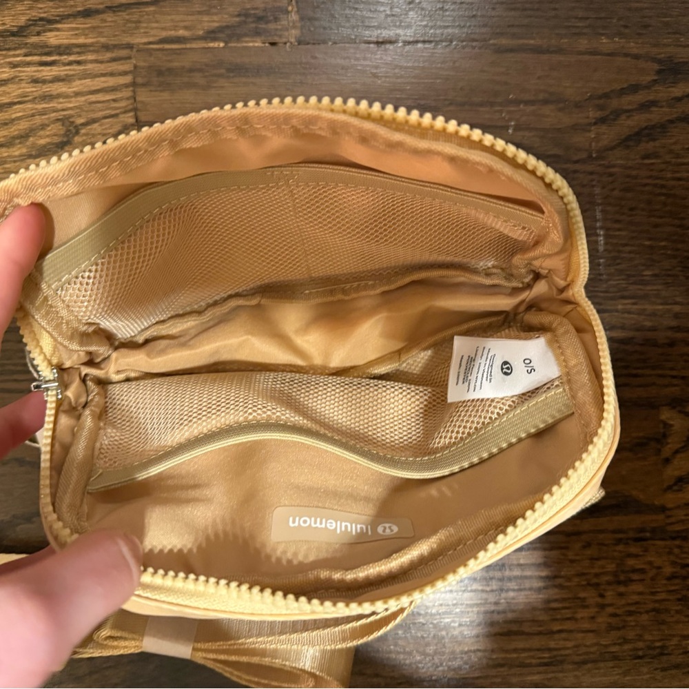 NWT Lululemon Tan Belt Bag - Picture 3 of 3